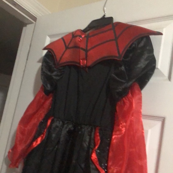 Girls costume - Picture 3 of 9